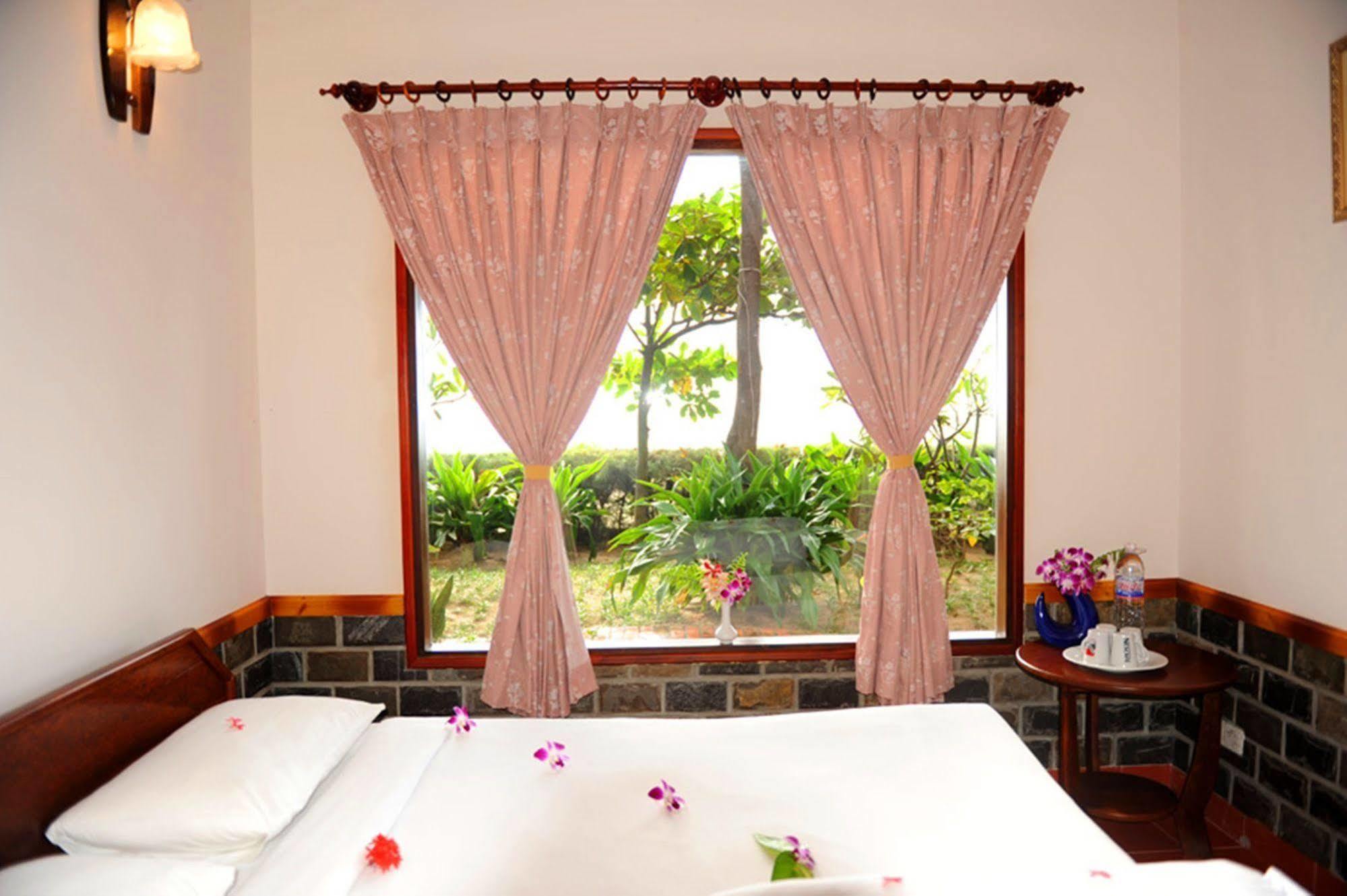 Vinh Suong Seaside Hotel And Resort 판티엣 외부 사진